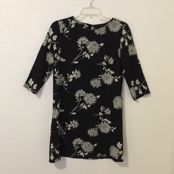 Flower dress size small - Picture 3 of 4